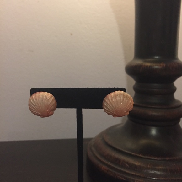 Jewelry - Sea shell earrings